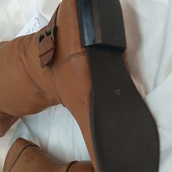 Woman's hand made soft leather boots. Low heal - Picture 6 of 6